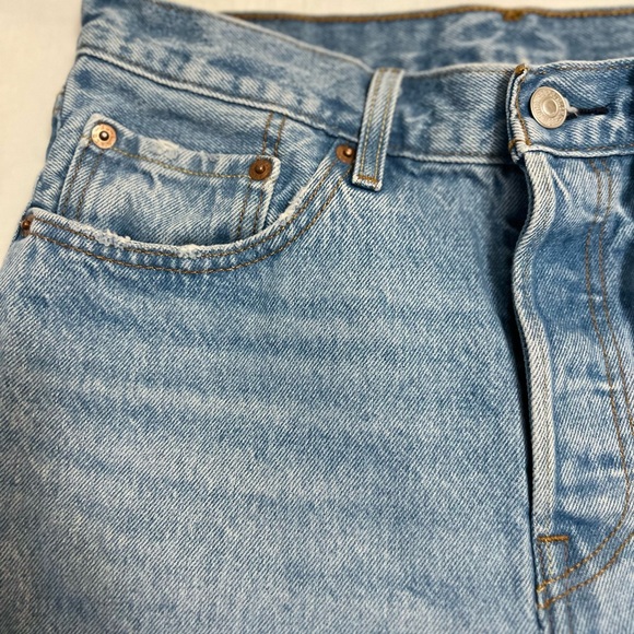 Levi’s Women’s 501 Crop Jeans - Picture 12 of 13